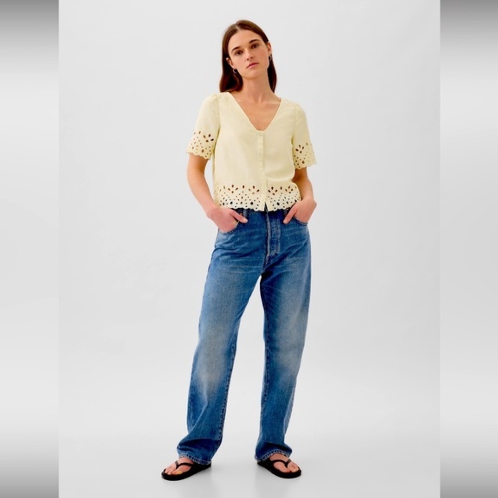 GAP Linen-Blend Cropped Eyelet Shirt